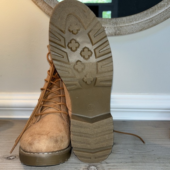 NWT Universal Thread Ophelia Lace Up Boots - Picture 9 of 9